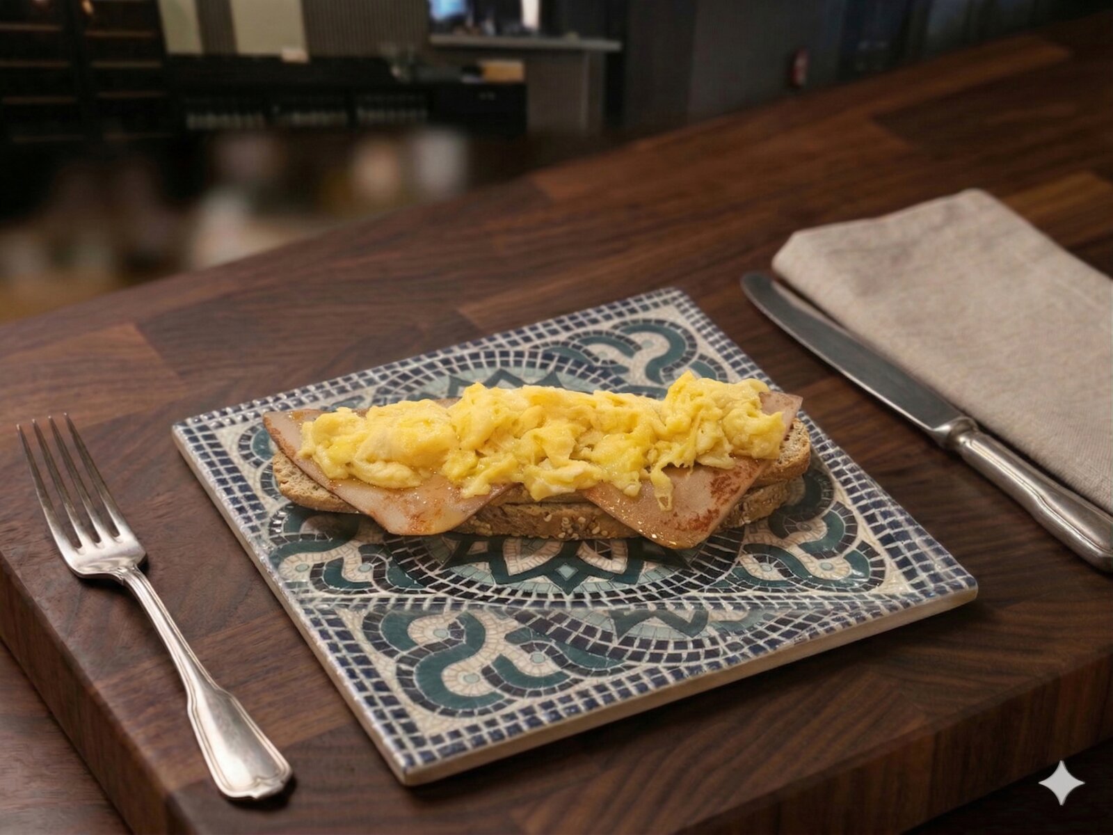 Tosta de pavo y huevo Smithers Restaurant